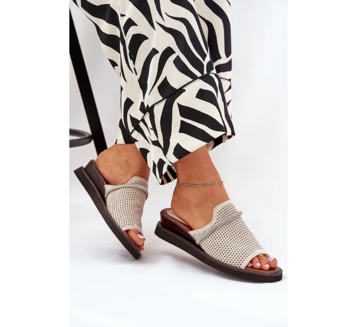 Klapki Damskie Na Koturnie Z Ozdobnym Paseczkiem Beżowe Teriwes Klapki Damskie Na Koturnie Z Ozdobnym Paseczkiem Beżowe Teriwes