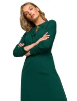 model 18004560 Přiléhavé šaty s vázaným výstřihem zelené - STYLOVE model 18004560 Přiléhavé šaty s vázaným výstřihem zelené - STYLOVE