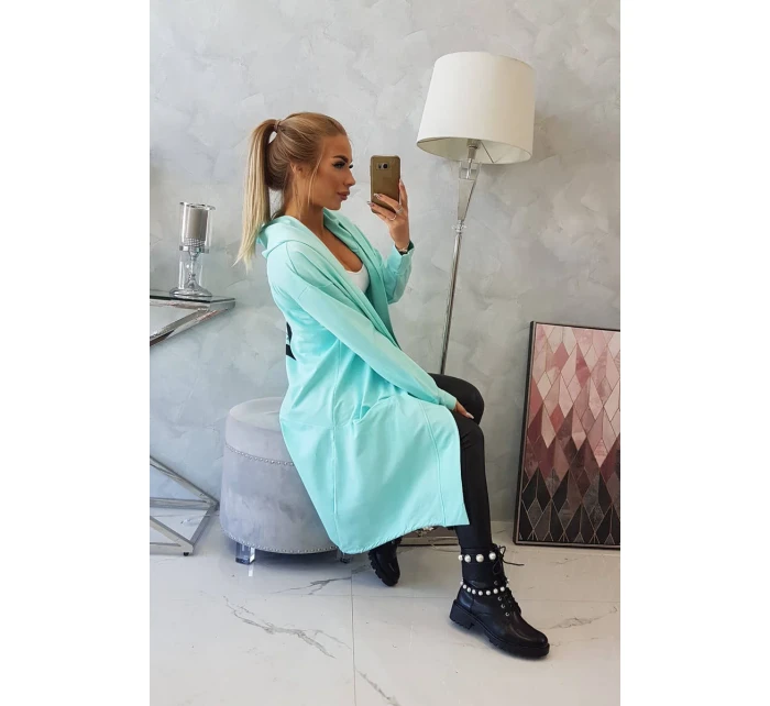 Mätová bunda s kapucňou nadmernej veľkosti