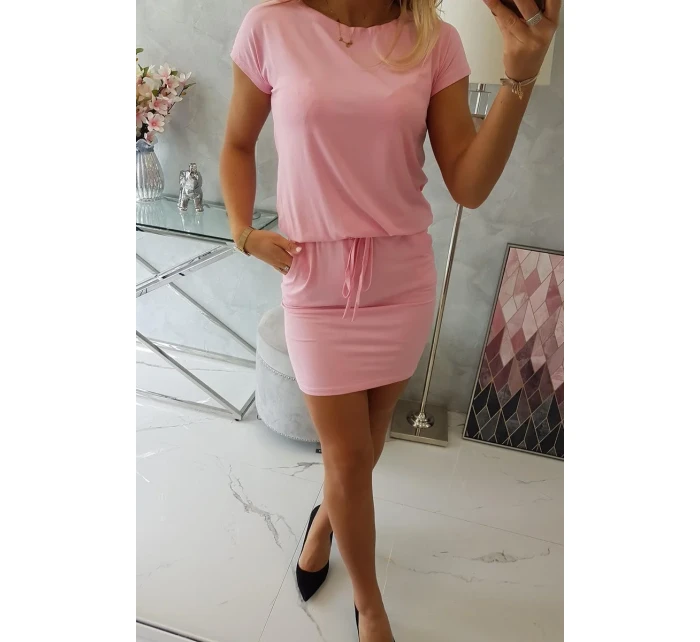 Viskózové šaty s krátkými rukávy v model 18744605 pudrově růžové - K-Fashion Viskózové šaty s krátkými rukávy v model 18744605 pudrově růžové - K-Fashion