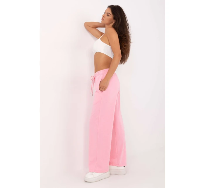 Tepláky model 216516 Relevantnosť