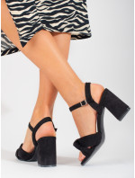 Trendy čierne dámske sandále na širokom podpätku