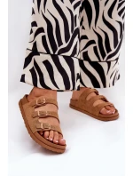 Dámské Pantofle S Pásky A Přezkami Camel model 21687489 - Boto Dámské Pantofle S Pásky A Přezkami Camel model 21687489 - Boto