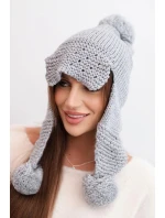 Dámská zimní čepice s kšiltem a světle šedá model 21783027 - K-Fashion Dámská zimní čepice s kšiltem a světle šedá model 21783027 - K-Fashion
