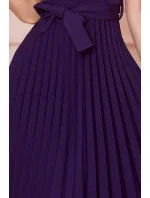 LILA Tmavě modré dámské plisované šaty s krátkými rukávy model 17276548 - numoco LILA Tmavě modré dámské plisované šaty s krátkými rukávy model 17276548 - numoco