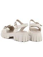 Dámské kožené sandály na platformě se zdobením béžové barvy model 22116387 - VINCEZA