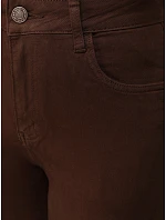 Jeansy damskie mom fit z wysokim stanem brązowe FashionStreet UY3266 Jeansy damskie mom fit z wysokim stanem brązowe FashionStreet UY3266