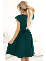 SCARLETT Zelené rozšířené dámské šaty s přeloženým obálkovým výstřihem model 20864405 - numoco