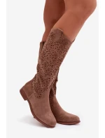 Dámské perforované kozačky na plochém podpatku model 21998034 Hnědé - S.Barski Dámské perforované kozačky na plochém podpatku model 21998034 Hnědé - S.Barski