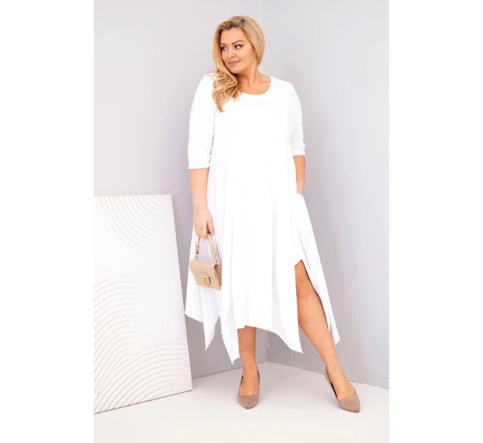 Dámska bavlnená sukňa s asymetrickým lemom v bielej farbe