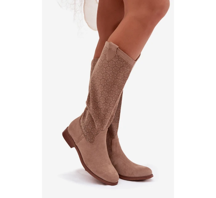 Dámské kozačky s krajkovým vzorem na plochém podpatku model 21998027 Béžové - S.Barski