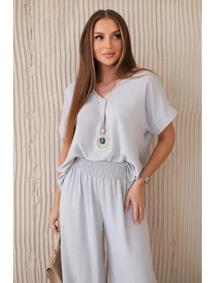 Komplet s náhrdelníkem halenka + kalhoty šedý