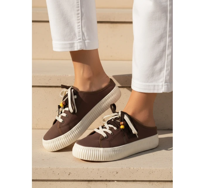 Dámske tenisky na platforme s ozdobnými korálkami cappuccino ZY1409