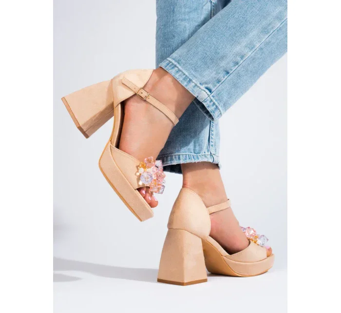 Pěkné dámské sandály hnědé na širokém podpatku Pěkné dámské sandály hnědé na širokém podpatku