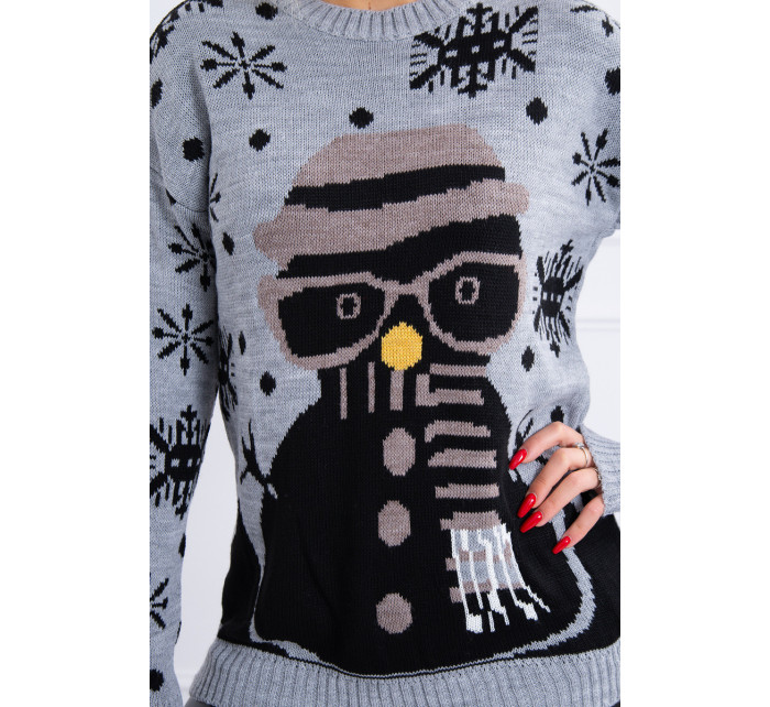 Vianočný sveter so sivým snehuliakom