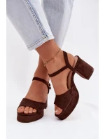 Dámské sandály na podpatku z eko semiše čokoládové model 21951411 - Boto