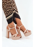 Dámské sandály na vysokém podpatku a platformě lakované béžové model 21688893 - Boto Dámské sandály na vysokém podpatku a platformě lakované béžové model 21688893 - Boto