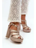 Sandále na podpätku model 198400 Step in style