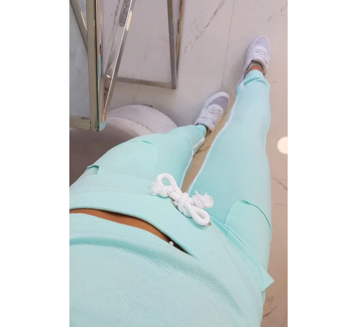 Sada s dvojitými pruhy máta