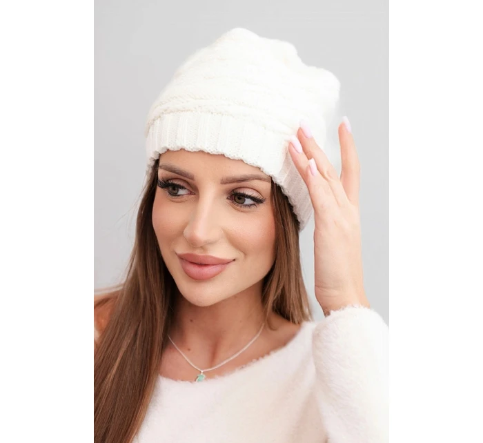 Dámska zimná čiapka s klasickým rebrovaním K439 ecru