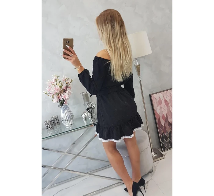 Šaty s otevřenými rameny a krajkou černé Šaty s otevřenými rameny a krajkou černé