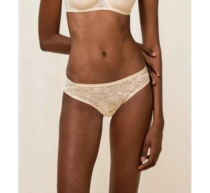 Dámske nohavičky Amourette Charm Brazilian01 krémové - TRIUMPH Dámske nohavičky Amourette Charm Brazilian01 krémové - TRIUMPH