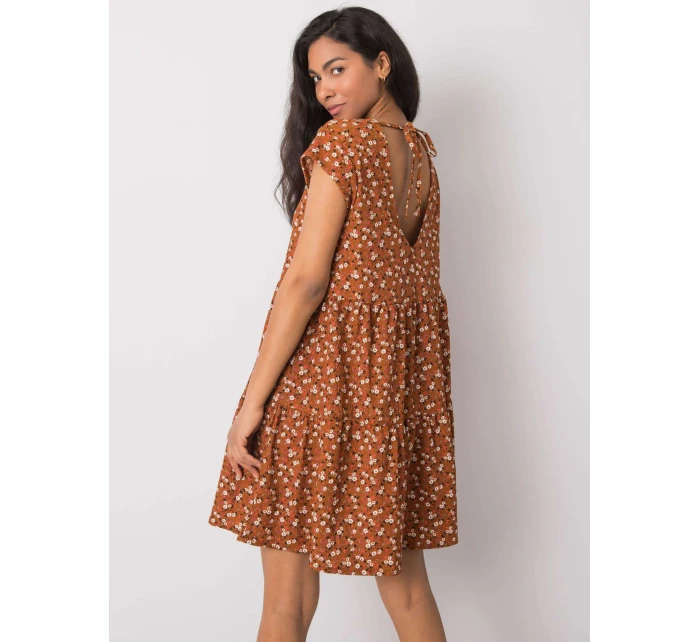 Šaty model 17338805 světle hnědé - FPrice Šaty model 17338805 světle hnědé - FPrice