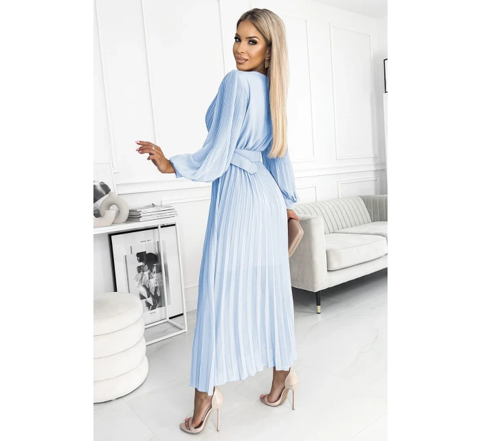 KLARA Dámské plisované šaty v barvě s výstřihem a opaskem model 20728185 - numoco basic