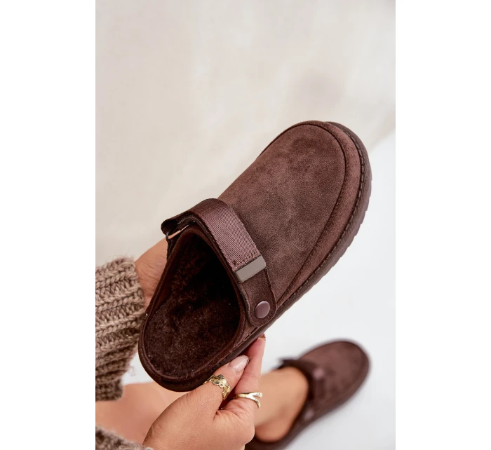 Zateplené dámské pantofle na platformě čokoládové model 21680700 - Boto