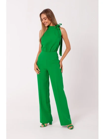 model 18383635 Kombinéza s výstřihem a vázáním zelená - Moe model 18383635 Kombinéza s výstřihem a vázáním zelená - Moe