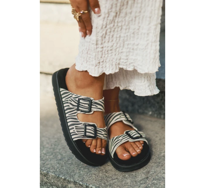 Zamszowe Klapki Damskie Z Klamrami D.Franklin DFSH405002 Zebra