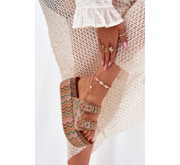 Klapki Damskie Na Masywnej Platformie Z Plecionką I Klamrami Multikolor Eradriana Klapki Damskie Na Masywnej Platformie Z Plecionką I Klamrami Multikolor Eradriana