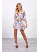 Květinové šaty s vázáním v model 18746781 pudrově růžové - K-Fashion