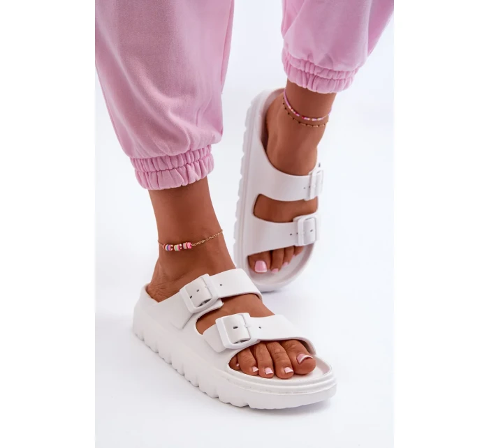 Biele dámske penové papuče Melorea na platforme