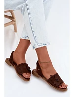 Kožené semišové sandály na nízkém podpatku s ozdobným květem Zazoo 407471 Čokoládové