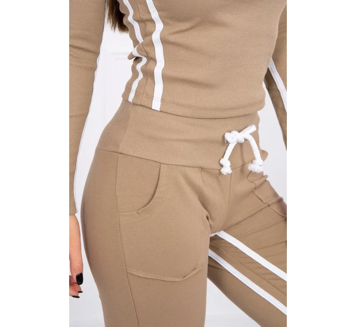 Sada s dvojitými pruhy camel