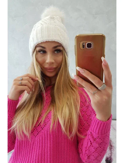 Fleecová kostkovaná čepice model 18750199 bílá - K-Fashion