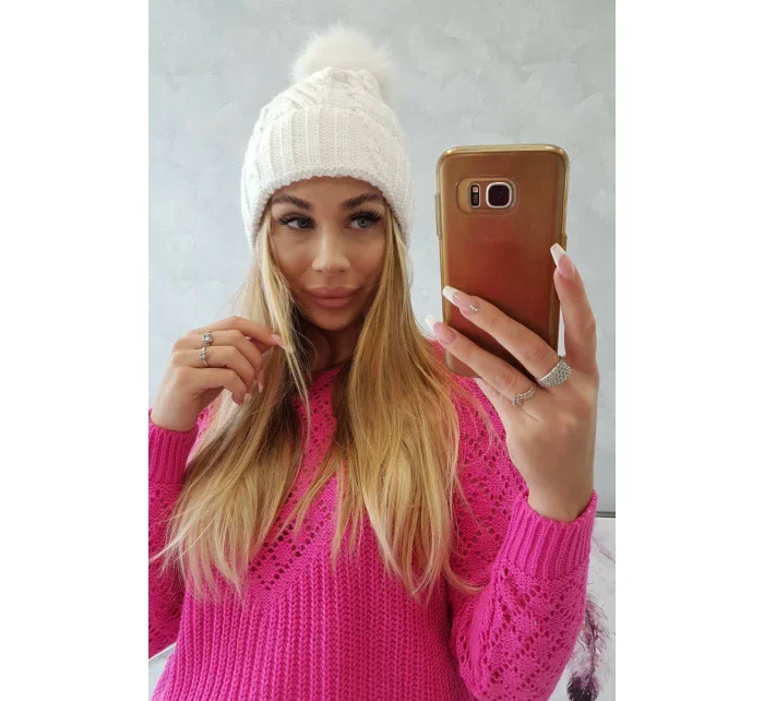 Fleecová kostkovaná čepice model 18750199 bílá - K-Fashion