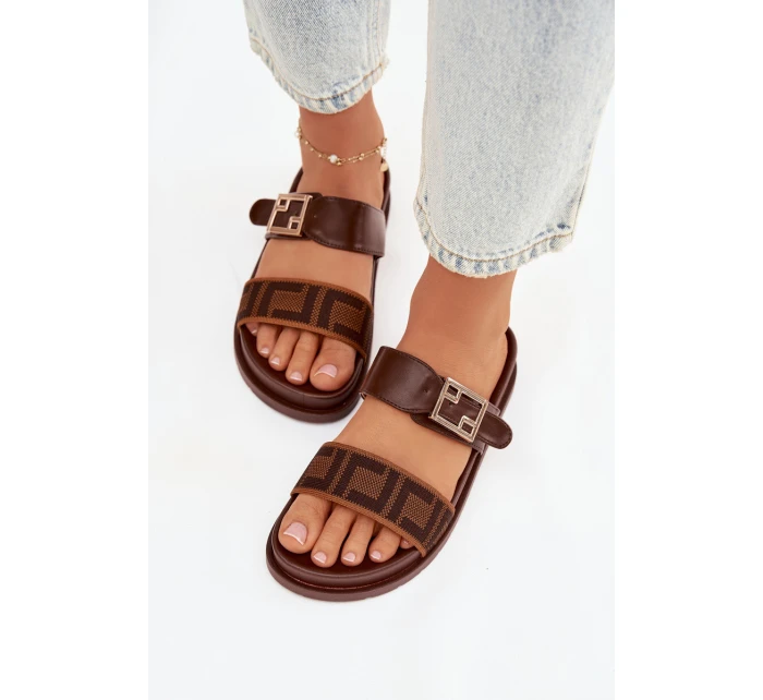 Dámské pantofle s zlatým sponou hnědé model 21898353 - Boto