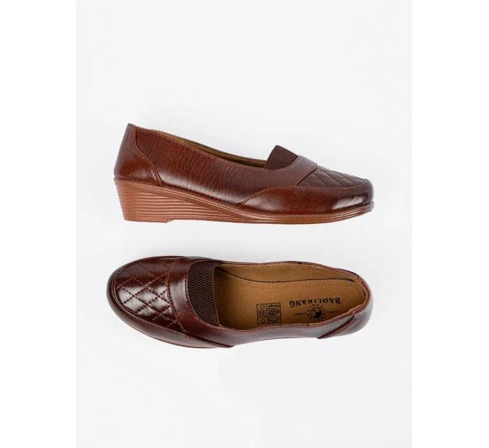 Klasické hnedé dámske topánky na klinoch Klasické hnedé dámske topánky na klinoch