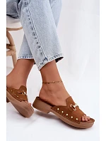 Semišové dámské pantofle model 22182191 Camel - Inblu Semišové dámské pantofle model 22182191 Camel - Inblu