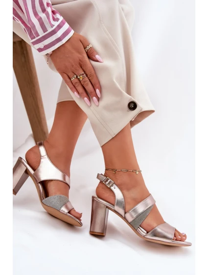 Sandále na podpätku model 212909 Krok vo veľkom štýle Sandále na podpätku model 212909 Krok vo veľkom štýle