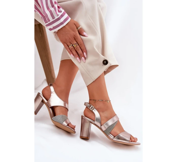 Sandále na podpätku model 212909 Krok vo veľkom štýle Sandále na podpätku model 212909 Krok vo veľkom štýle