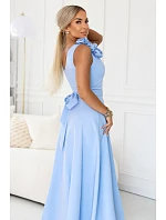 model 22141503 Elegantní večerní maxi šaty s rozparkem a růžemi modré - numoco