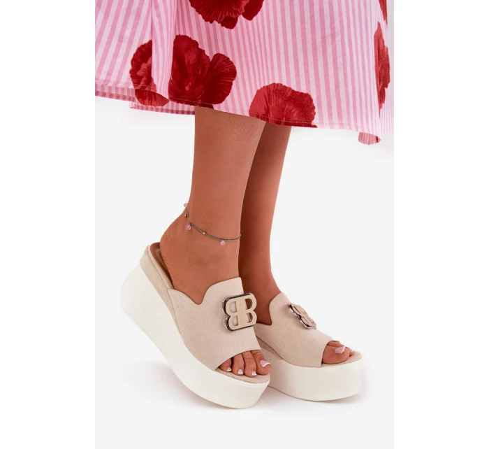 Klapki Na Platformie I Koturnie Z Ozdobą Beżowe Tanonea Klapki Na Platformie I Koturnie Z Ozdobą Beżowe Tanonea