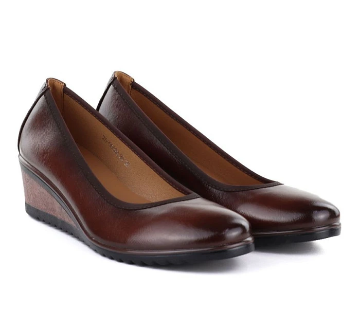 Dámske hnedé čižmy na podpätku Vinceza 58628