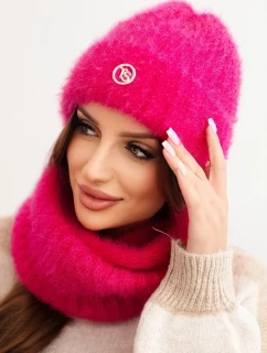 Dámsky zimný set čiapky a šálu s fuchsiovým emblémom