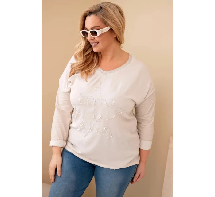 Dámska blúzka s potlačou a perlami v béžovej farbe