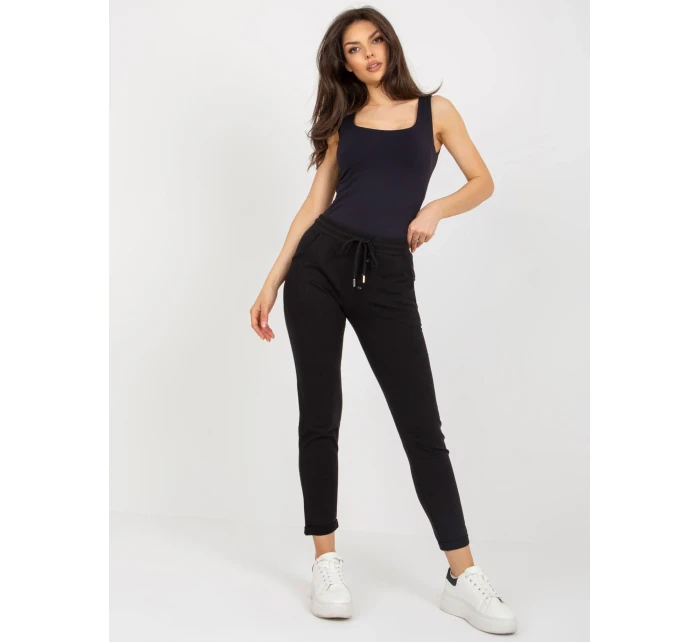 Spodnie dresowe RV DR model 18484204 czarny - FPrice Spodnie dresowe RV DR model 18484204 czarny - FPrice