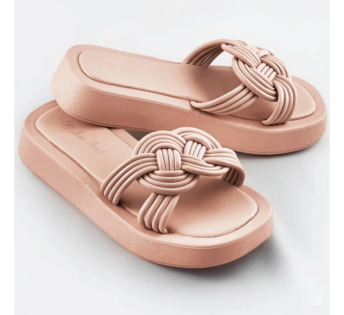 Béžové dámské pantofle s podrážkou model 17352363 - Mix Feel Béžové dámské pantofle s podrážkou model 17352363 - Mix Feel